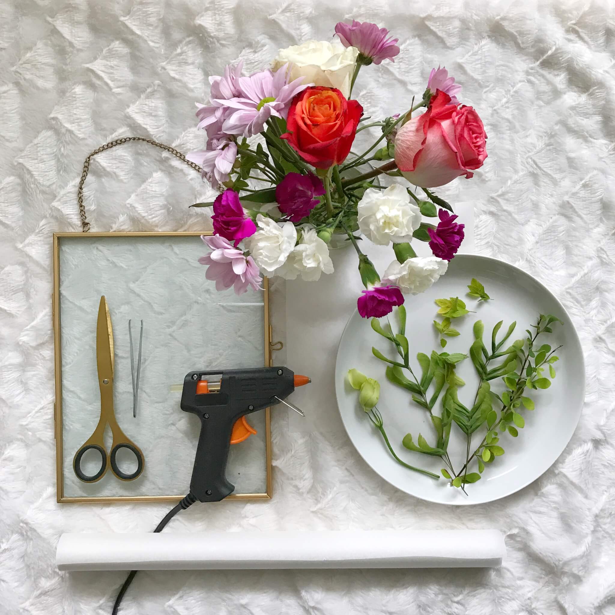 DIY Pressed Flower Art in a Floating Frame - Anna Grunduls Design